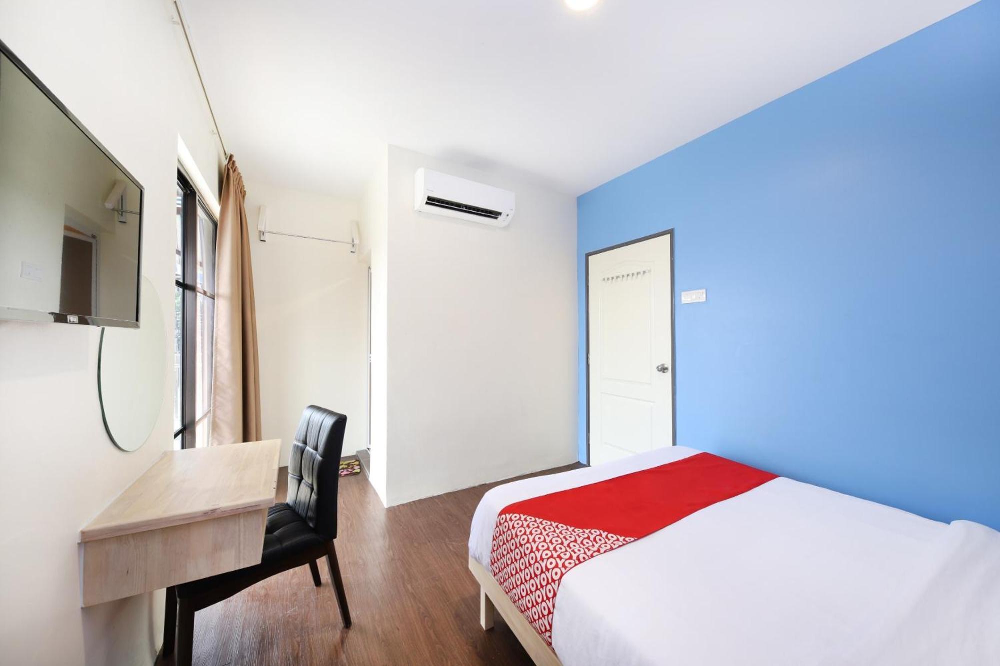 Oyo 778 Bmw 2 Hotel Muar Exterior foto