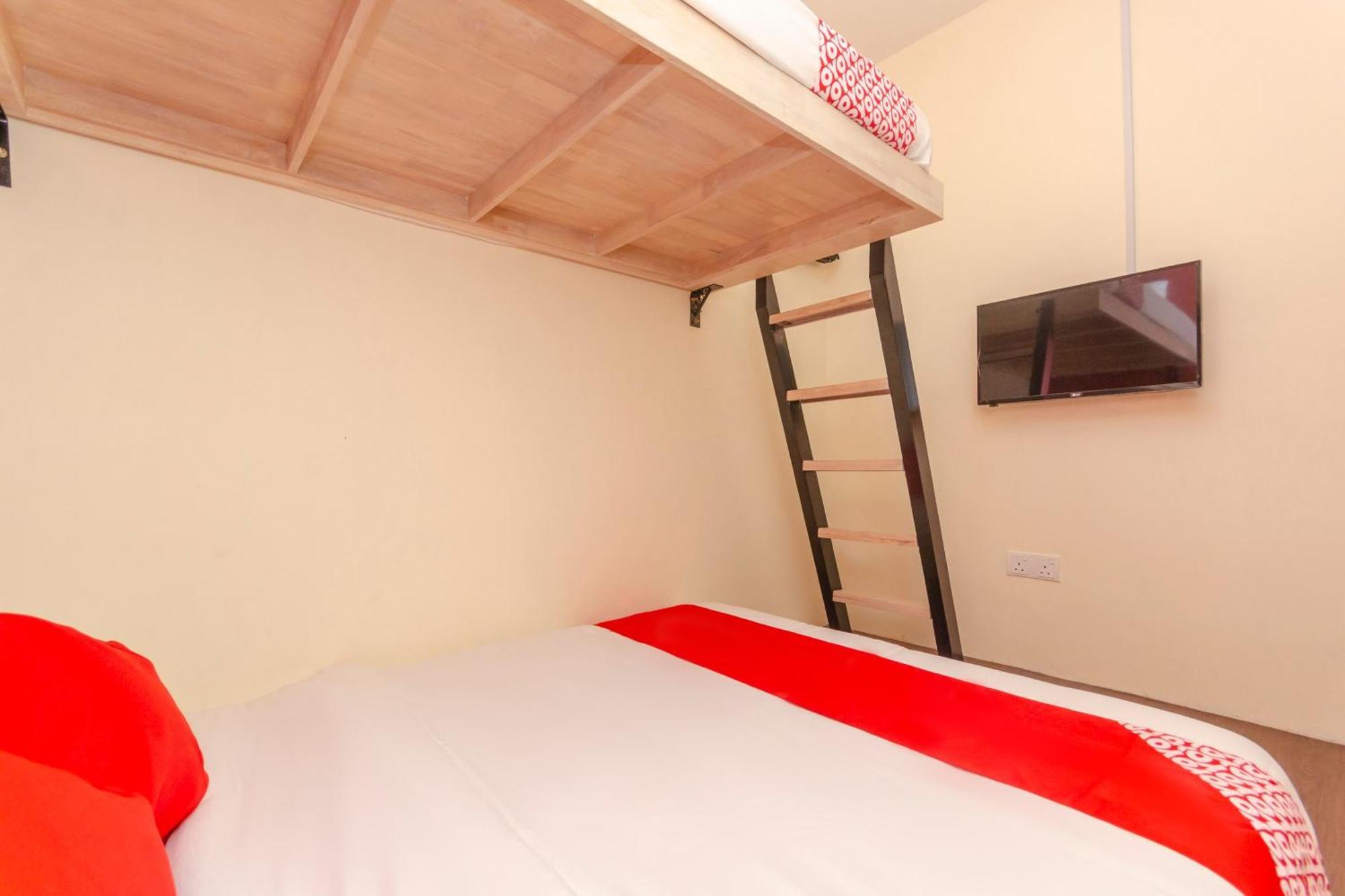 Oyo 778 Bmw 2 Hotel Muar Exterior foto