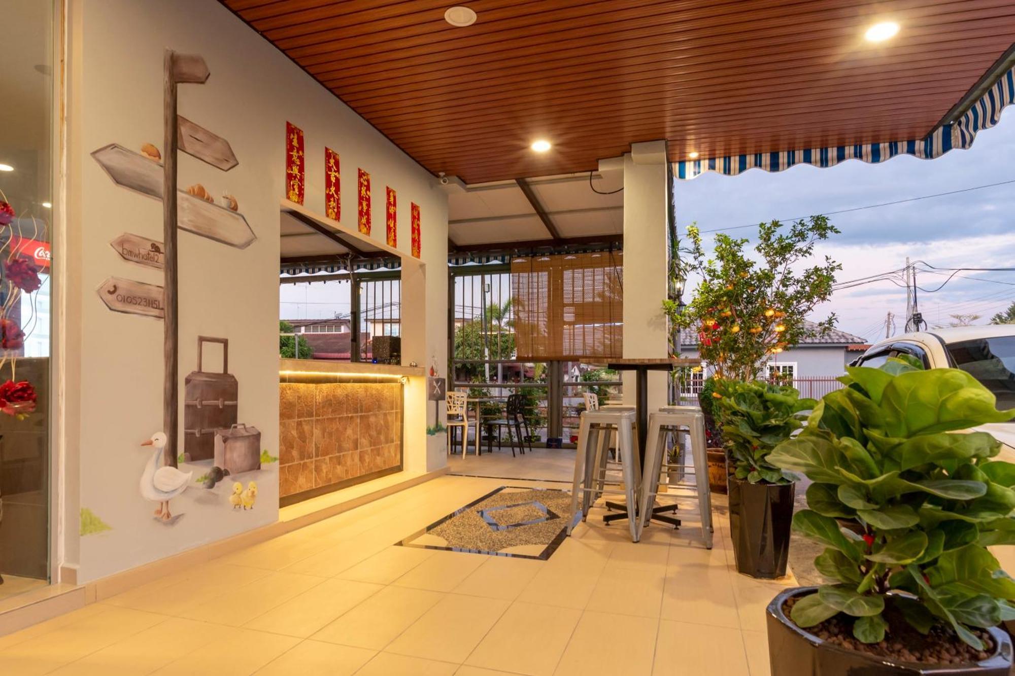 Oyo 778 Bmw 2 Hotel Muar Exterior foto